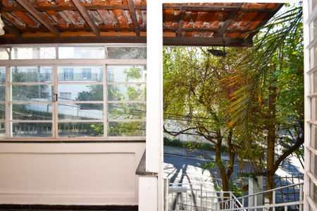 varanda Sala 1 de casa para alugar com 4 quartos, 220m² em Sumaré, São Paulo