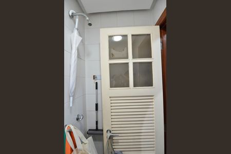 Apartamento à venda com 115m², 3 quartos e 2 vagas Apartamento à venda com 115m², 3 quartos e 2 vagasBanheiro de Serviço