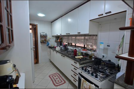 Apartamento à venda com 115m², 3 quartos e 2 vagas Apartamento à venda com 115m², 3 quartos e 2 vagasCozinha