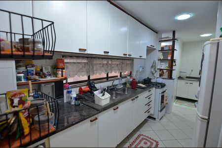 Apartamento à venda com 115m², 3 quartos e 2 vagas Apartamento à venda com 115m², 3 quartos e 2 vagasCozinha