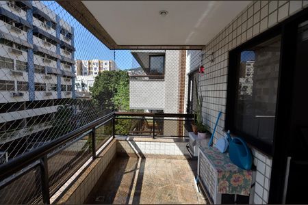 Apartamento à venda com 115m², 3 quartos e 2 vagas Apartamento à venda com 115m², 3 quartos e 2 vagasSala