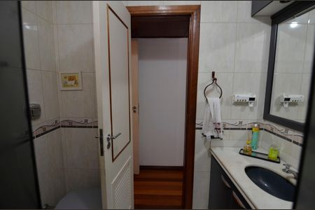 Apartamento à venda com 115m², 3 quartos e 2 vagas Apartamento à venda com 115m², 3 quartos e 2 vagasBanheiro da Suíte