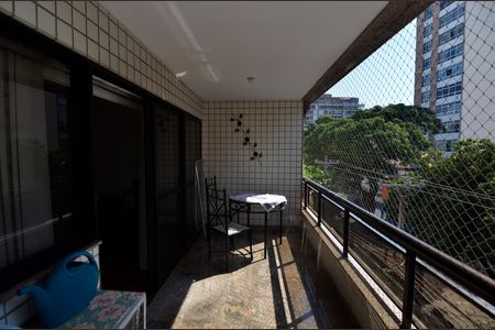 Apartamento à venda com 115m², 3 quartos e 2 vagas Apartamento à venda com 115m², 3 quartos e 2 vagasSala