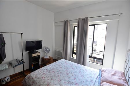 Apartamento à venda com 115m², 3 quartos e 2 vagas Apartamento à venda com 115m², 3 quartos e 2 vagasSuíte