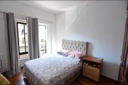 Apartamento à venda com 115m², 3 quartos e 2 vagas Apartamento à venda com 115m², 3 quartos e 2 vagasSuíte