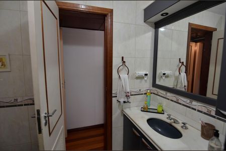 Apartamento à venda com 115m², 3 quartos e 2 vagas Apartamento à venda com 115m², 3 quartos e 2 vagasBanheiro da Suíte