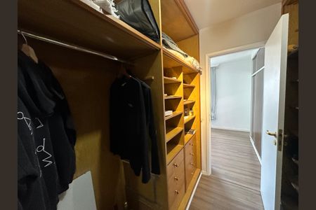 Apartamento para alugar com 264m², 4 quartos e 3 vagasCloset da suíte 1