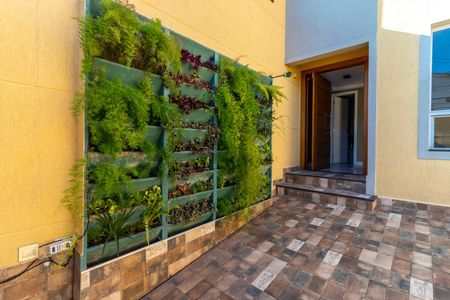 Casa para alugar com 300m², 3 quartos e 5 vagas Casa para alugar com 300m², 3 quartos e 5 vagasQuintal