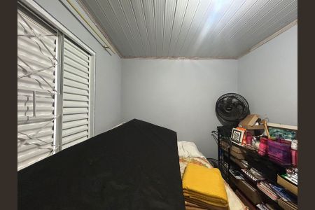 Casa à venda com 56m², 6 quartos e sem vaga Casa à venda com 56m², 6 quartos e sem vagaQuarto 2 Casa 3
