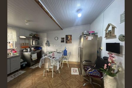 Casa à venda com 56m², 6 quartos e sem vaga Casa à venda com 56m², 6 quartos e sem vagaCozinha Casa 3