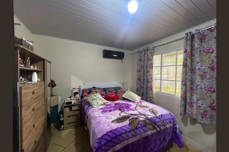Casa à venda com 56m², 6 quartos e sem vaga Casa à venda com 56m², 6 quartos e sem vagaQuarto 1 Casa 3