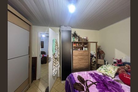 Casa à venda com 56m², 6 quartos e sem vaga Casa à venda com 56m², 6 quartos e sem vagaQuarto 1 Casa 3