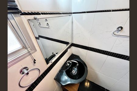 Apartamento à venda com 50m², 2 quartos e 1 vaga Apartamento à venda com 50m², 2 quartos e 1 vagaBanheiro