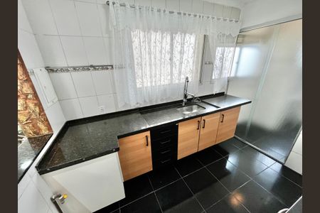 Cozinha de apartamento para alugar com 2 quartos, 50m² em Vila Dionisia, São Paulo