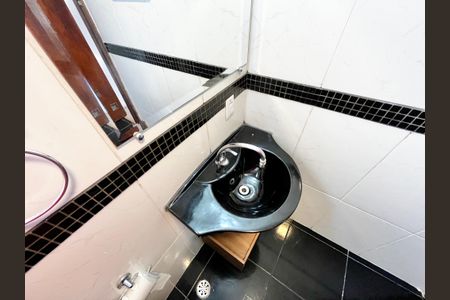 Apartamento à venda com 50m², 2 quartos e 1 vaga Apartamento à venda com 50m², 2 quartos e 1 vagaBanheiro