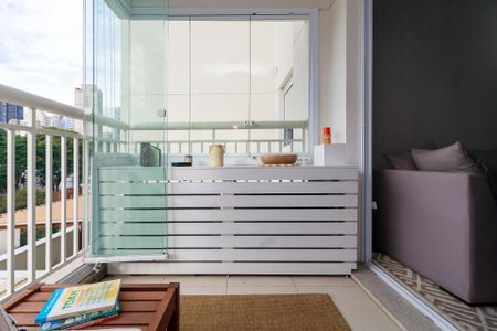Sala - Varanda de apartamento para alugar com 1 quarto, 49m² em Vila Cordeiro, São Paulo