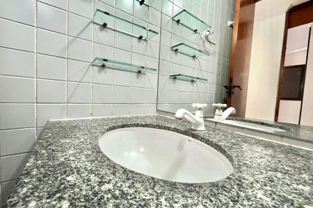 Apartamento para alugar com 55m², 2 quartos e 1 vagaBanheiro