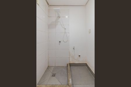 Banheiro de kitnet/studio para alugar com 1 quarto, 36m² em Farroupilha, Porto Alegre