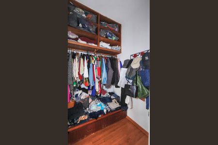 Casa à venda com 219m², 4 quartos e sem vagaCloset da Suíte 2