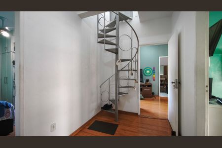 Casa à venda com 219m², 4 quartos e sem vagaHall social