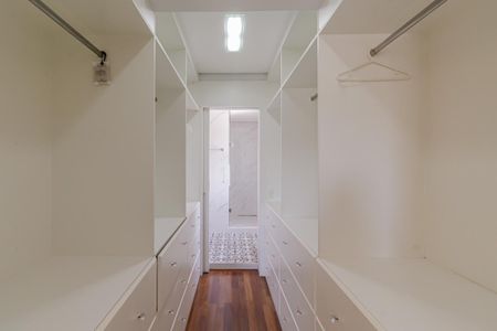 Apartamento à venda com 85m², 2 quartos e 1 vagaCloset da suíte