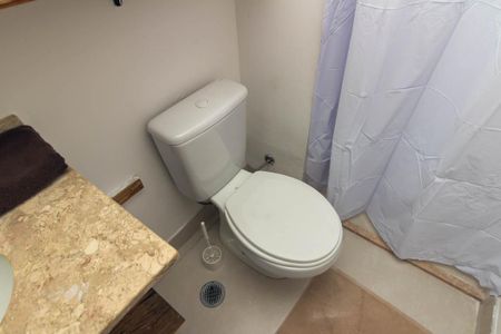 Studio para alugar com 27m², 1 quarto e sem vaga Studio para alugar com 27m², 1 quarto e sem vagaBanheiro