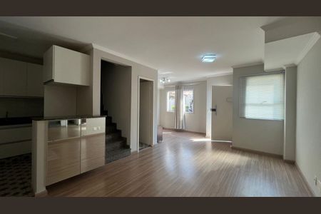 Casa de condomínio à venda com 100m², 3 quartos e 2 vagas Casa de condomínio à venda com 100m², 3 quartos e 2 vagasSala