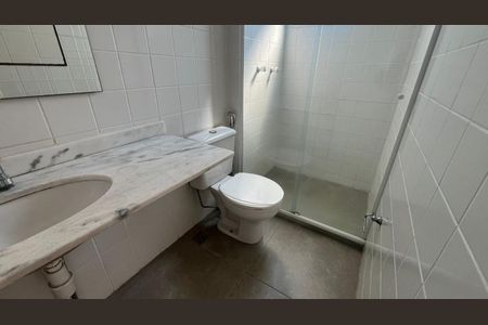 Casa de condomínio à venda com 100m², 3 quartos e 2 vagas Casa de condomínio à venda com 100m², 3 quartos e 2 vagasBanheiro da Suíte