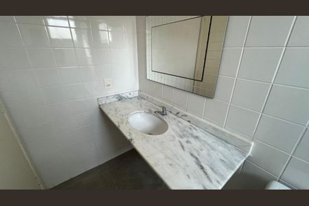 Casa de condomínio à venda com 100m², 3 quartos e 2 vagas Casa de condomínio à venda com 100m², 3 quartos e 2 vagasBanheiro da Suíte