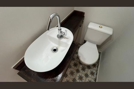 Casa de condomínio à venda com 100m², 3 quartos e 2 vagas Casa de condomínio à venda com 100m², 3 quartos e 2 vagasLavabo