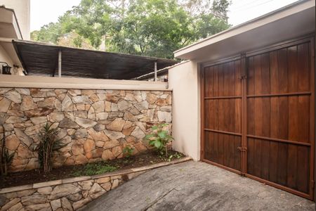 Casa para alugar com 400m², 3 quartos e 3 vagasGaragem - Acesso/Jardim