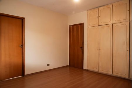 Casa para alugar com 400m², 3 quartos e 3 vagasSuíte