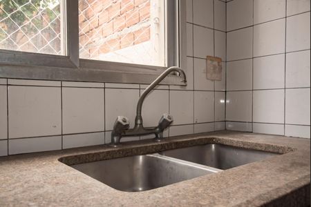 Casa para alugar com 400m², 3 quartos e 3 vagasCozinha externa (Piso inferior)