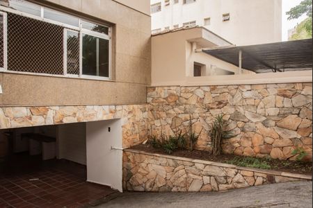 Casa para alugar com 400m², 3 quartos e 3 vagasFrente