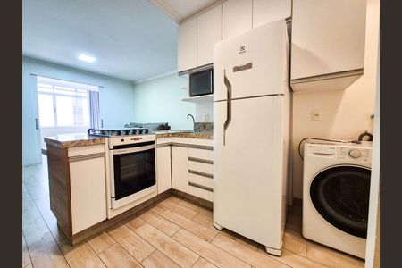 Cozinha de apartamento para alugar com 1 quarto, 47m² em Consolação, São Paulo