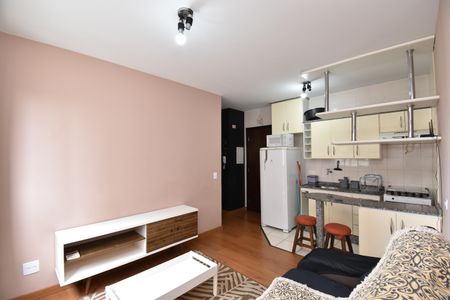 Sala/Cozinha de kitnet/studio para alugar com 1 quarto, 34m² em Centro, Curitiba