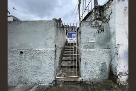 Casa para alugar com 35m², 1 quarto e sem vaga Casa para alugar com 35m², 1 quarto e sem vagaFachada + Placa