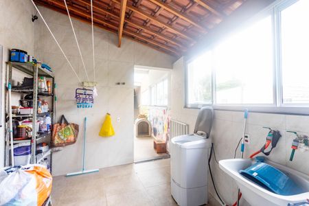 Casa à venda com 400m², 4 quartos e 3 vagasÁrea de serviço 