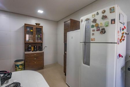 Casa à venda com 400m², 4 quartos e 3 vagasCozinha 