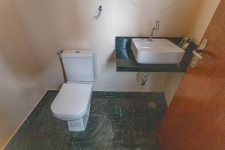 Casa à venda com 400m², 4 quartos e 3 vagasBanheiro da área gourmet 