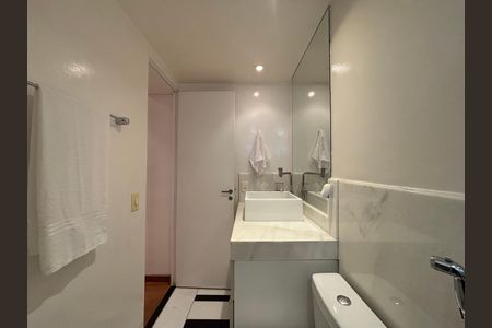 Apartamento para alugar com 58m², 2 quartos e 1 vaga Apartamento para alugar com 58m², 2 quartos e 1 vagaBanheiro da Suíte