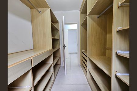 Casa à venda com 480m², 4 quartos e 8 vagasSuíte 2