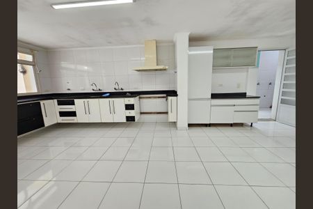 Casa à venda com 480m², 4 quartos e 8 vagasCozinha