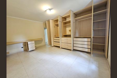 Casa à venda com 480m², 4 quartos e 8 vagasQuarto