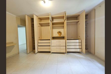 Casa à venda com 480m², 4 quartos e 8 vagasQuarto