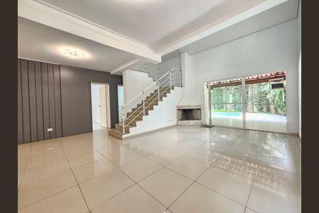 Casa à venda com 480m², 4 quartos e 8 vagasSala