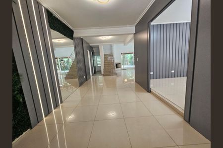 Casa à venda com 480m², 4 quartos e 8 vagasSala