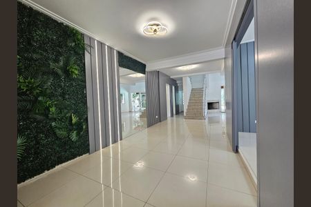 Casa à venda com 480m², 4 quartos e 8 vagasSala