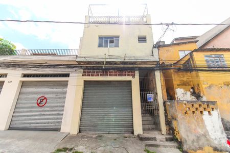 Casa para alugar com 120m², 2 quartos e 1 vaga Casa para alugar com 120m², 2 quartos e 1 vagaFachada