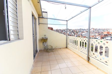Casa para alugar com 120m², 2 quartos e 1 vaga Casa para alugar com 120m², 2 quartos e 1 vagaVaranda
